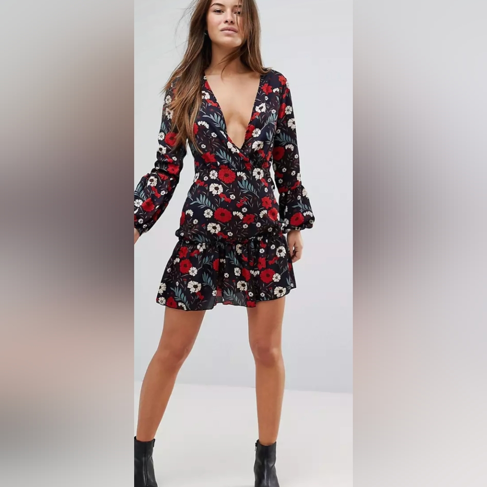 Parisian Petite Floral Wrap Mini Dress Long Sleeve Size 4